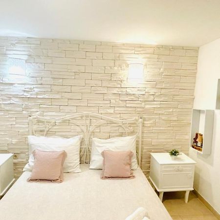 Colorful And Happy Apartment Sukosan - With Parking Экстерьер фото