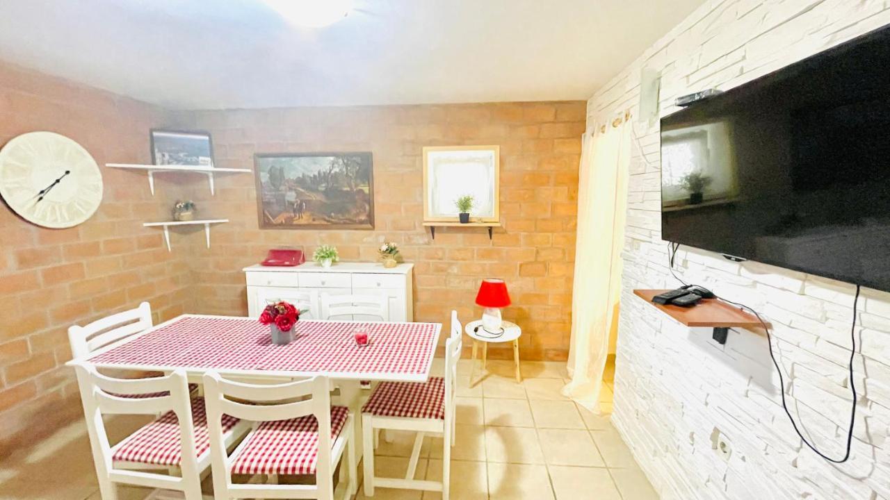 Colorful And Happy Apartment Sukosan - With Parking Экстерьер фото