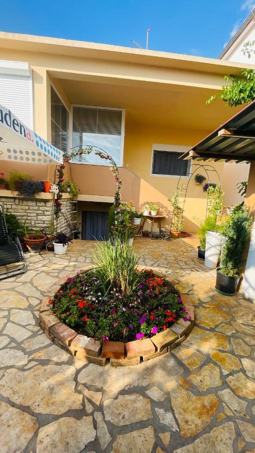 Colorful And Happy Apartment Sukosan - With Parking Экстерьер фото