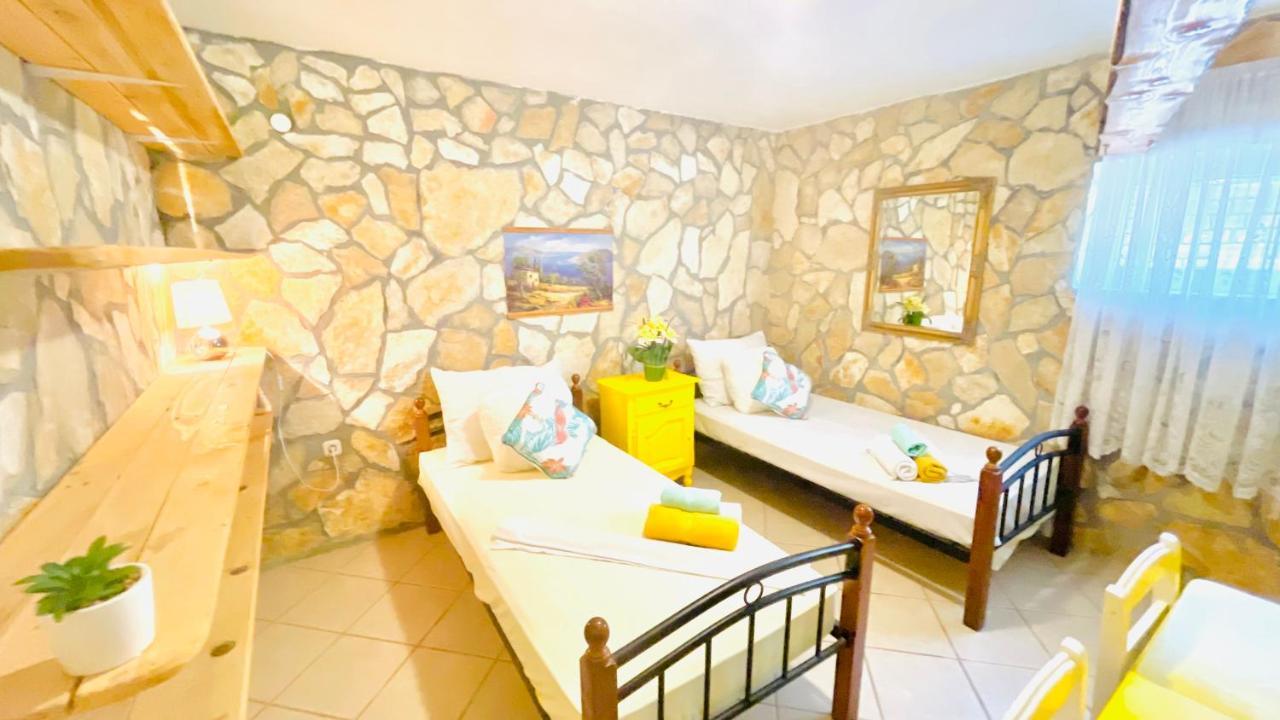 Colorful And Happy Apartment Sukosan - With Parking Экстерьер фото